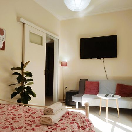 Next To Metro! Bright Apartment With Fully Equipped Kitchen Athen Eksteriør billede